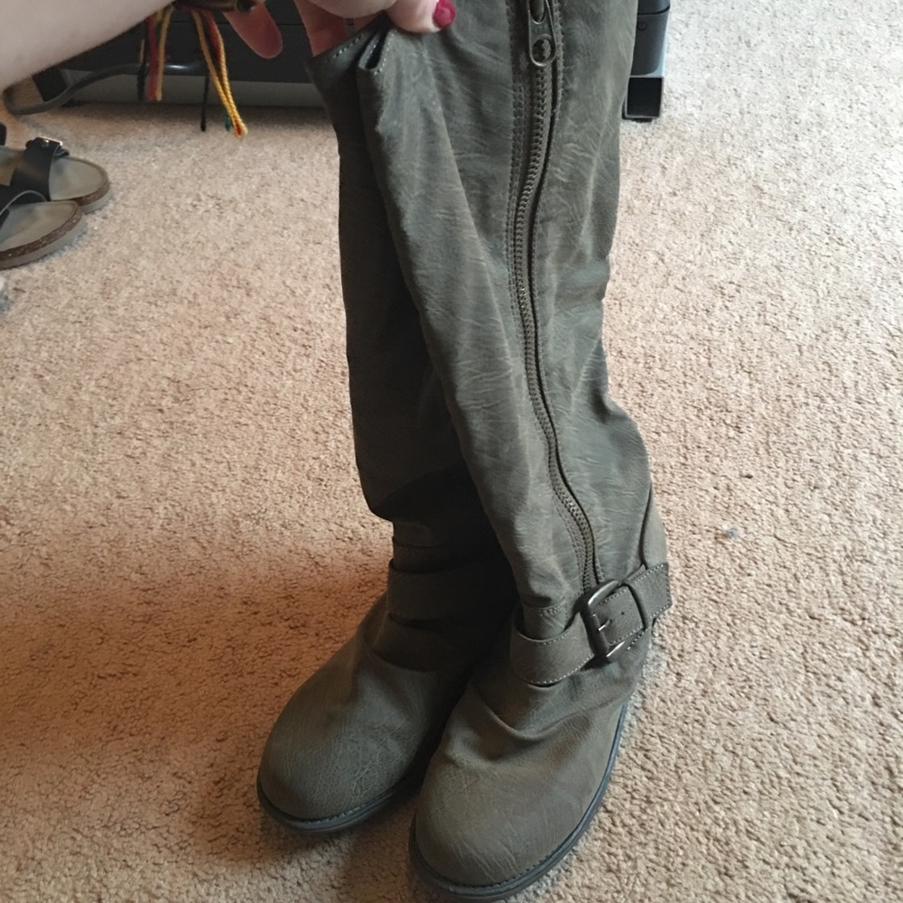 Mossimo boots